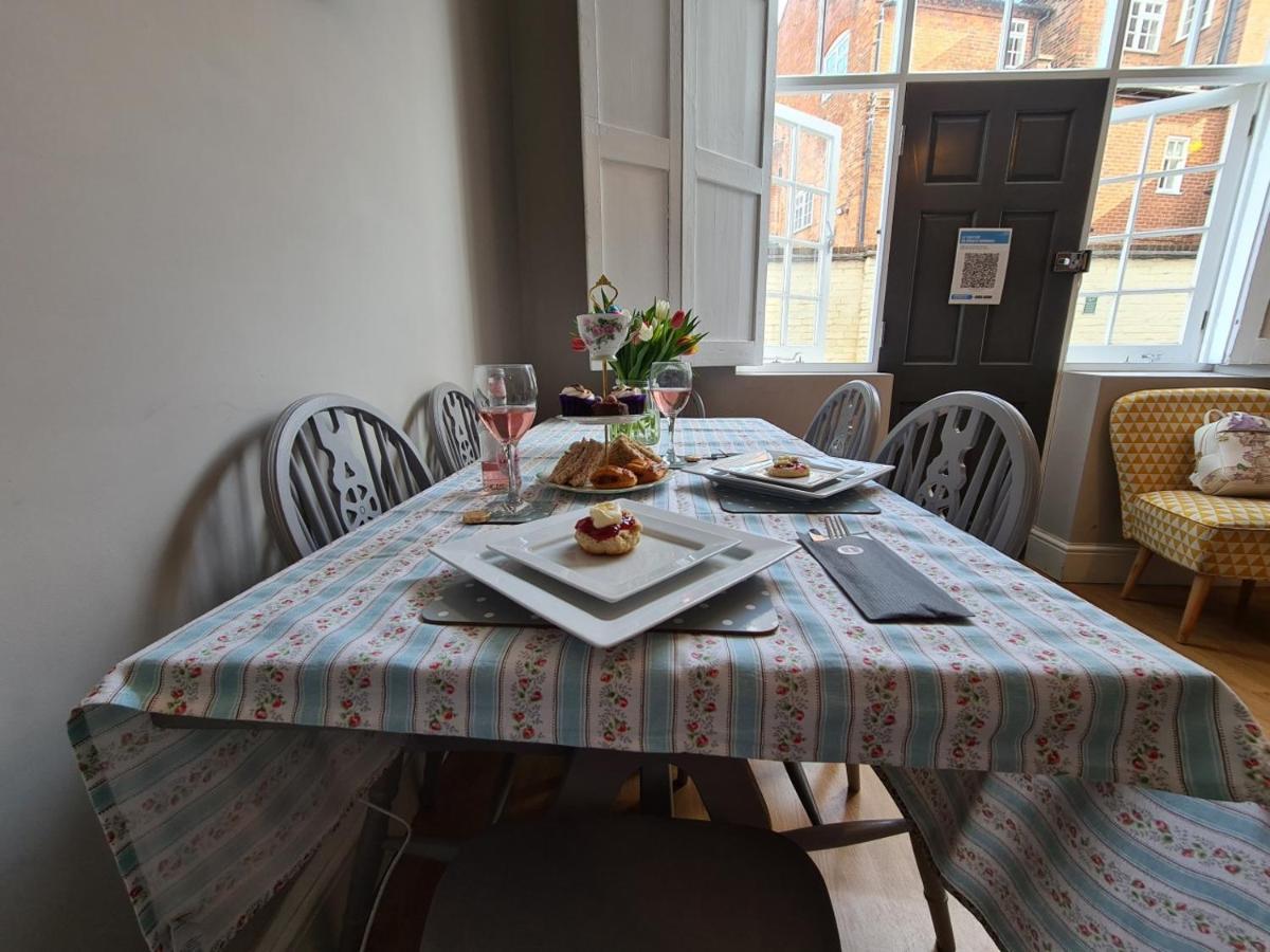 Coopers, Ground Floor Apartment With 2 Bedrooms And 2 Bathrooms Within A Georgian Listed Building Burton-upon-Trent Екстериор снимка