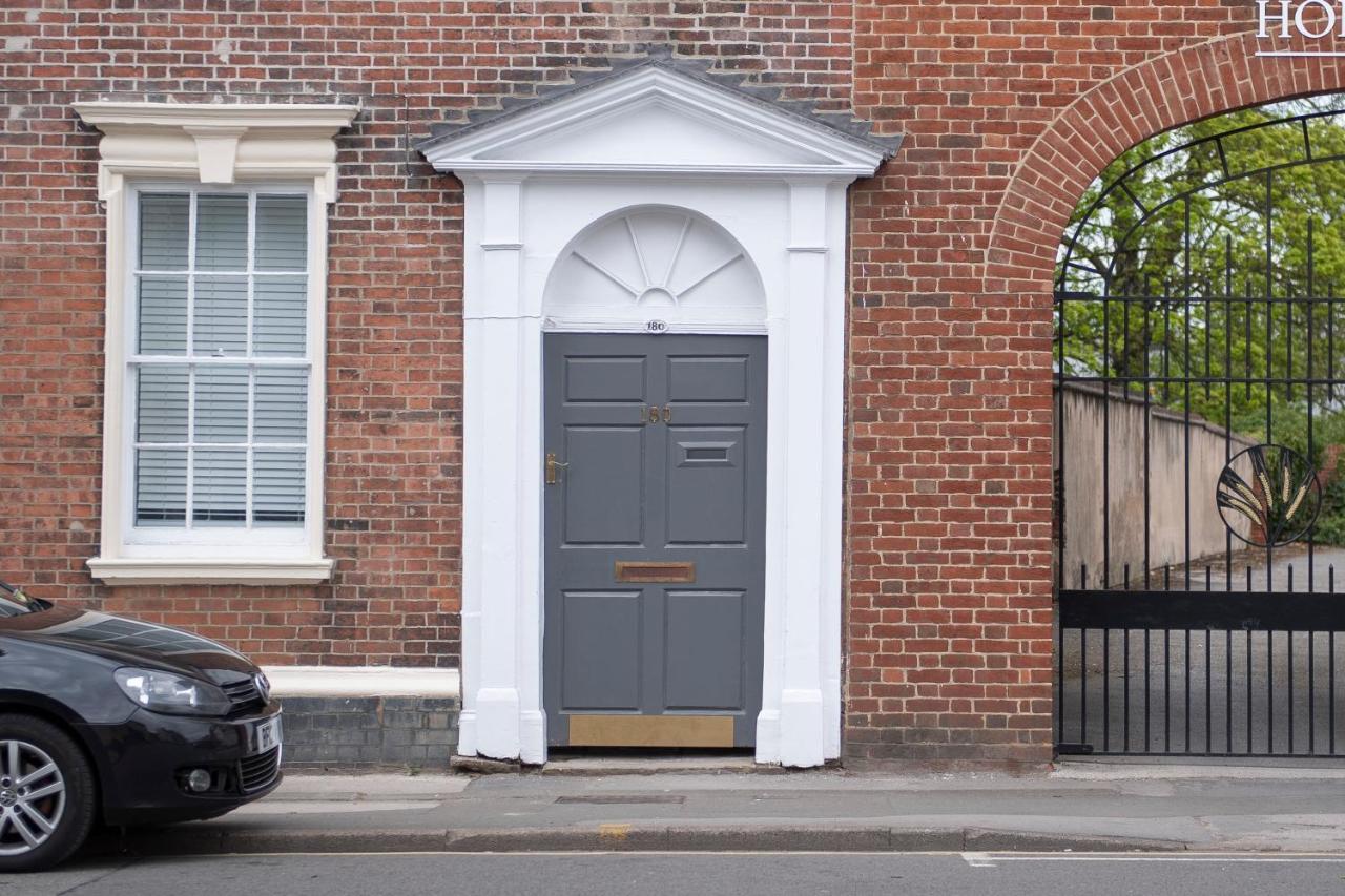 Coopers, Ground Floor Apartment With 2 Bedrooms And 2 Bathrooms Within A Georgian Listed Building Burton-upon-Trent Екстериор снимка